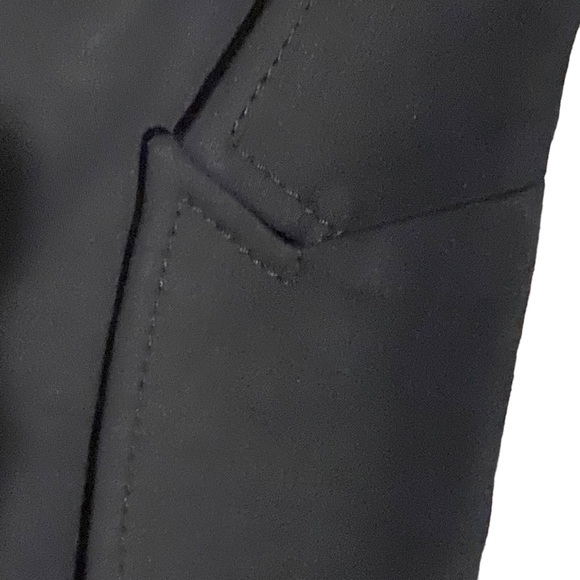 Banana Republic Classic Blazer 2 button size 8 Blue striped interior - Picture 7 of 8